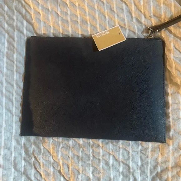 Michael Kors Clutch NWT - Picture 2 of 2